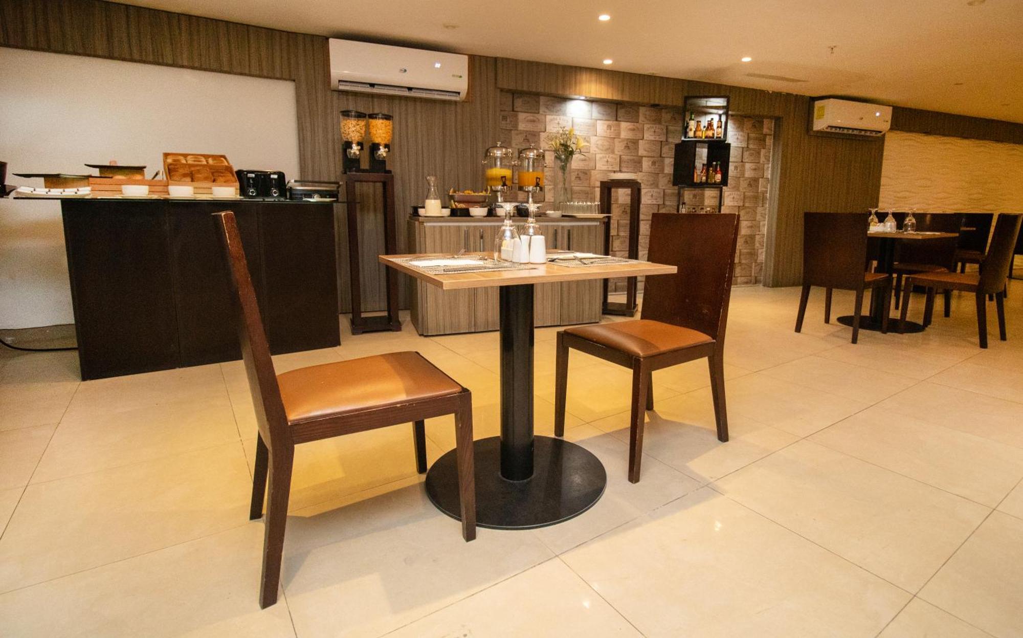 Ramada By Wyndham Panama Via Argentina Hotel Buitenkant foto