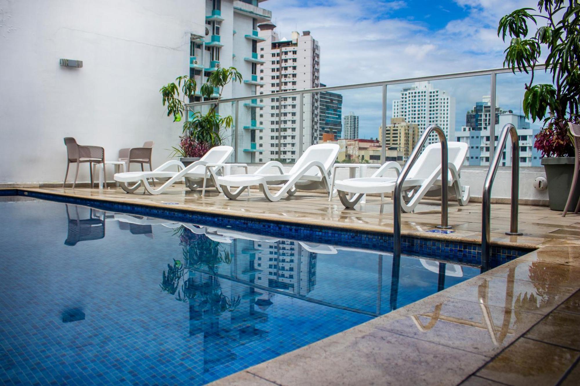 Ramada By Wyndham Panama Via Argentina Hotel Buitenkant foto
