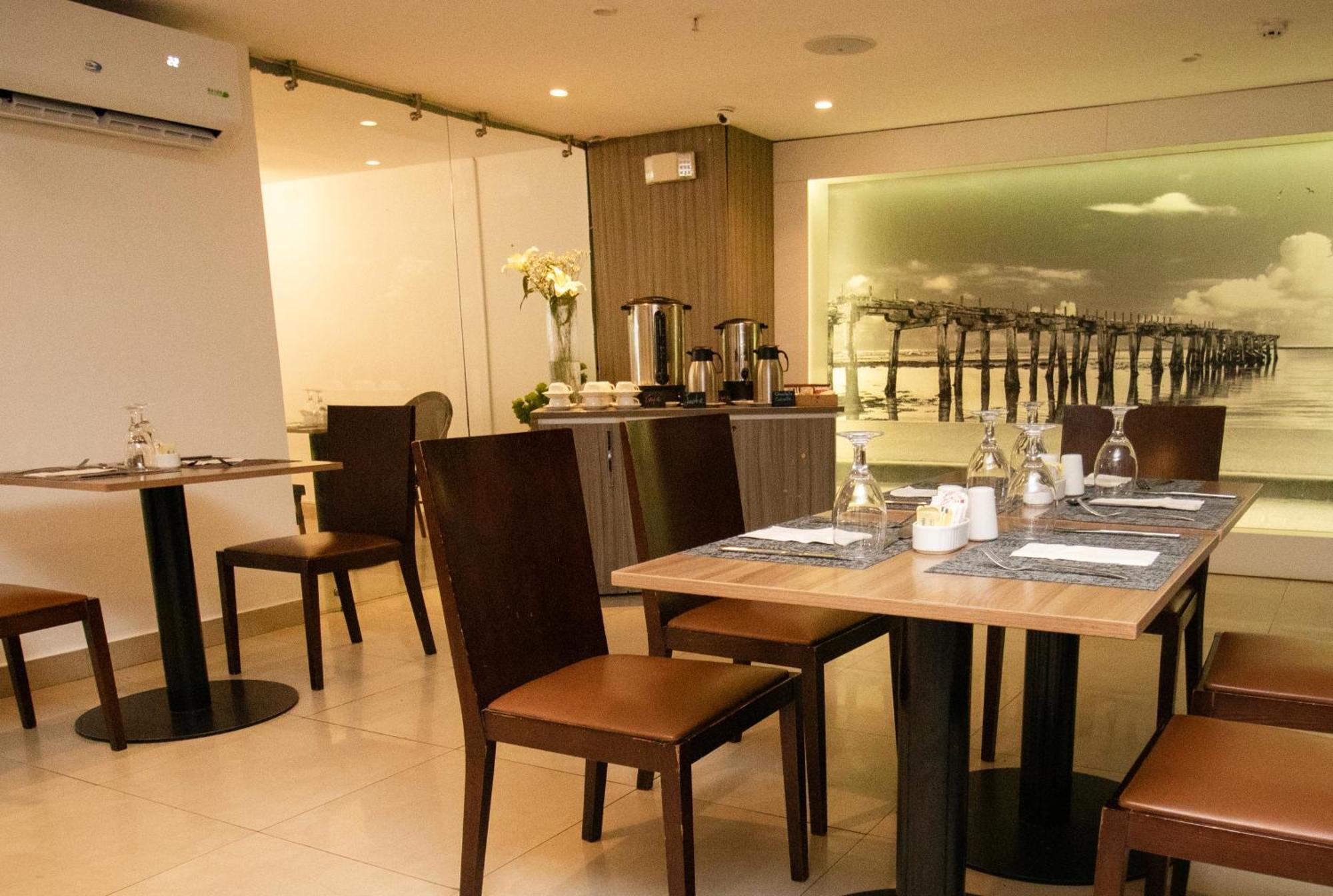 Ramada By Wyndham Panama Via Argentina Hotel Buitenkant foto